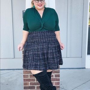 Gorgeous black and white pleated skirt!